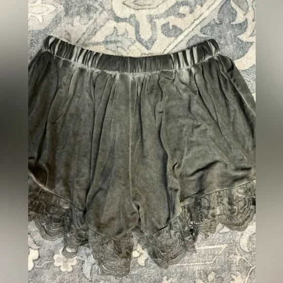 POL Charcoal Gray Elastic Shorts with Lace Trim and Tassel Detail - Picture 5 of 9